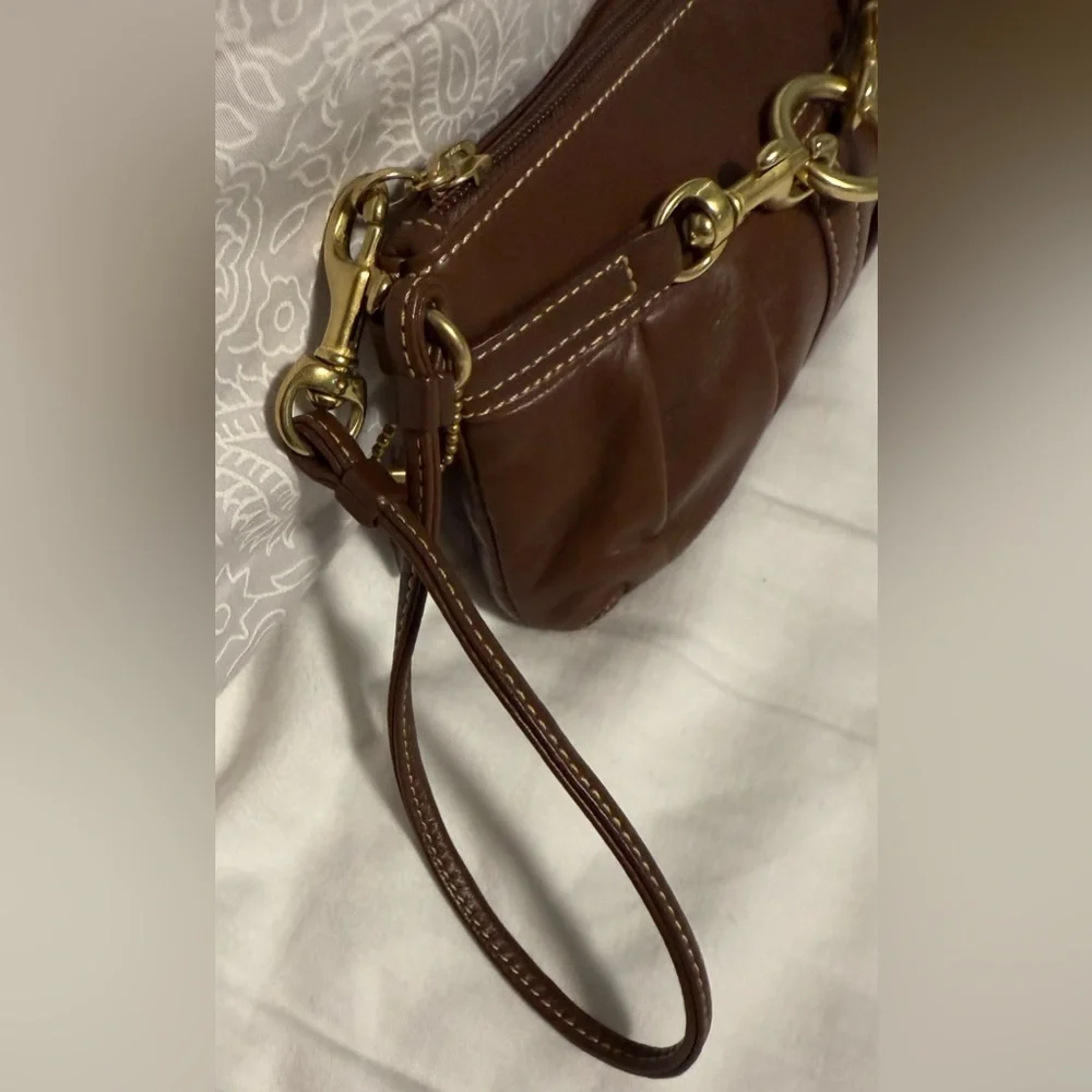 Coach Vintage Brown Leather Clutch/Wristlet with Gold Hardware/hangtag
